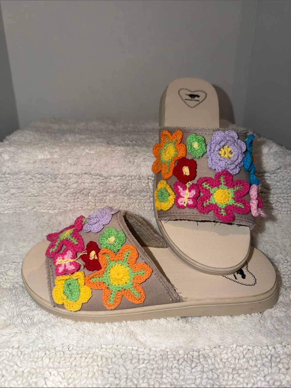 Rocket Dog Beige Slides with Multicolor Crochet Flower Appliqués